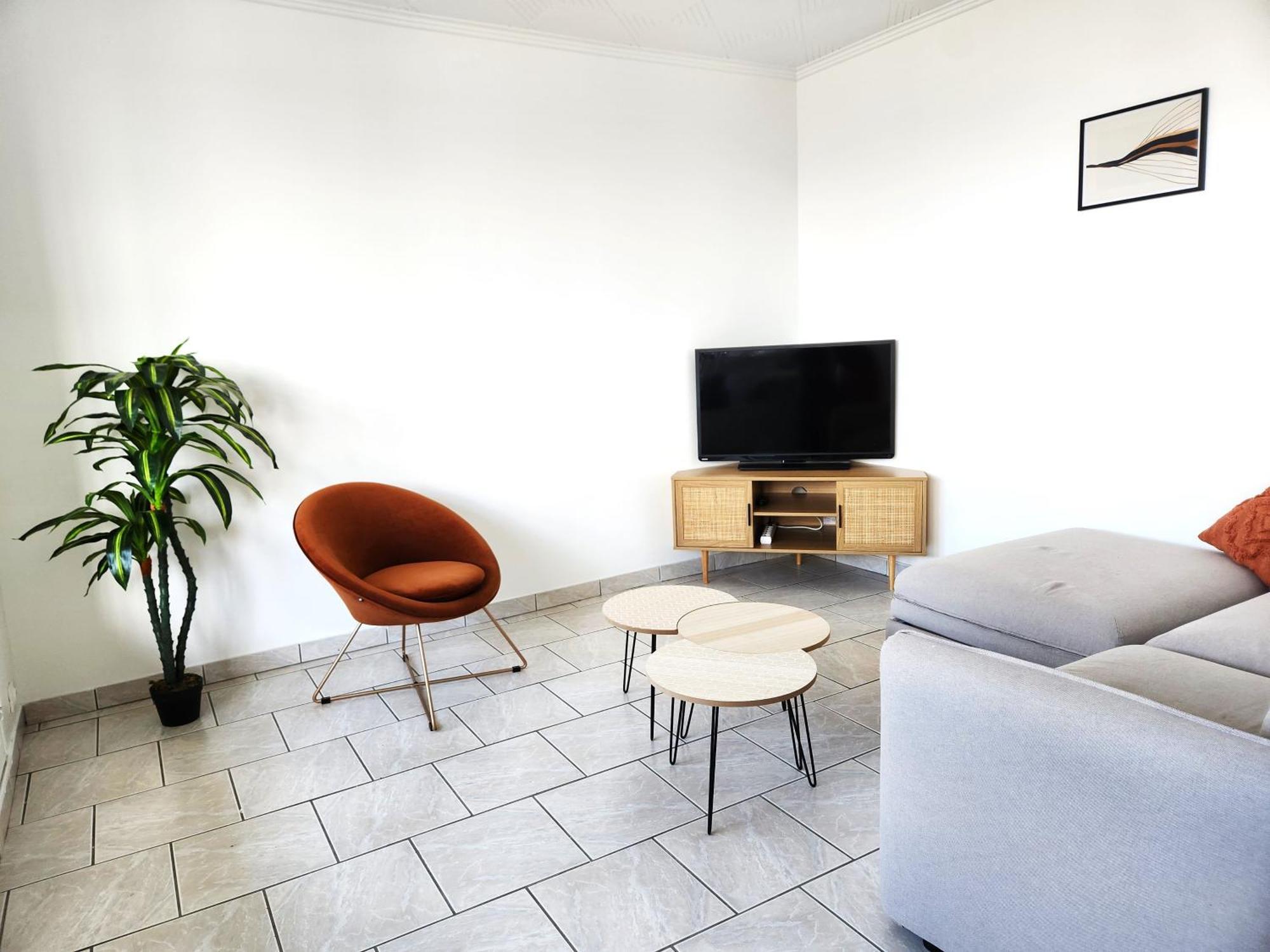 Appartement Cosy Et Lumineux Saint-Jean-de-la-Ruelle Bagian luar foto